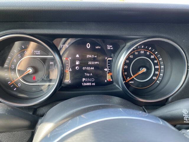 Used 2019 Jeep Wrangler Unlimited Sahara w/ Advanced Safety Group image 13