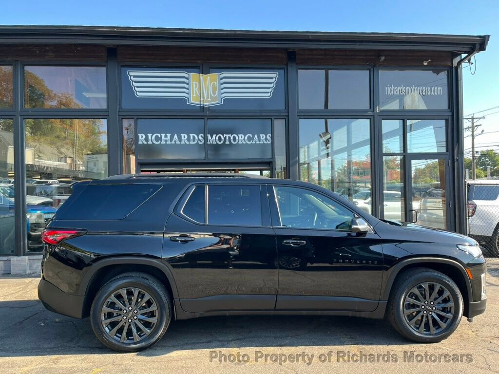 Used 2024 Chevrolet Traverse RS w/ LPO, Floor Liner Package image 2