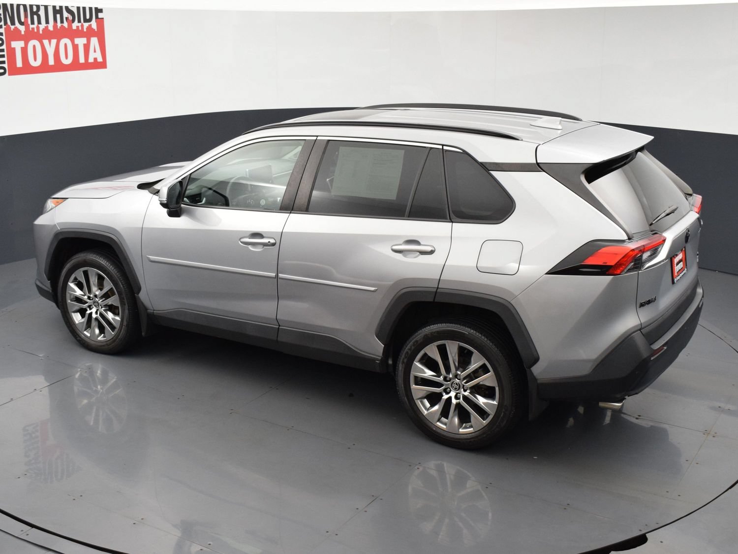 Used 2021 Toyota RAV4 XLE Premium AWD/4WD image 23