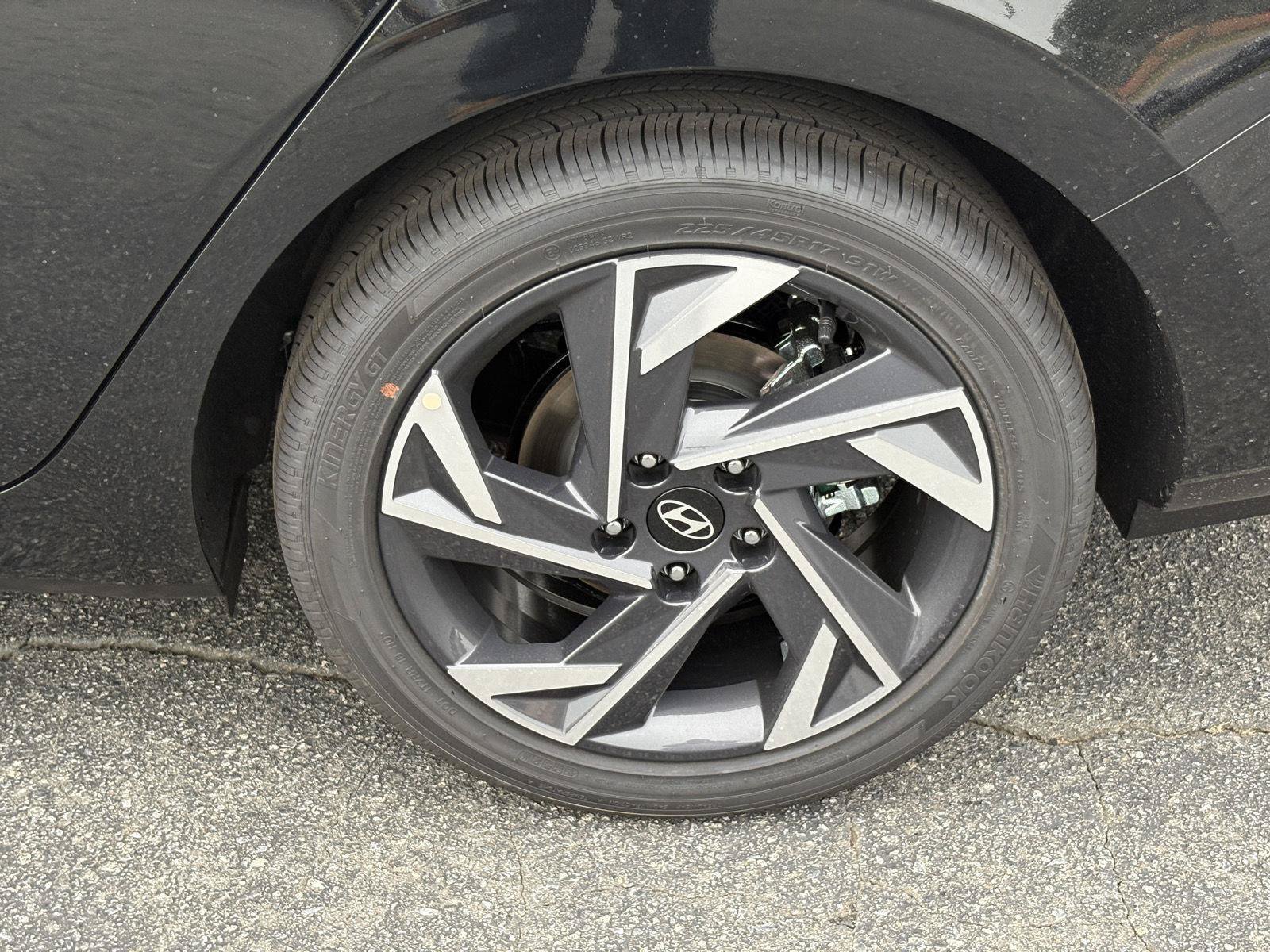 New 2026 Hyundai Elantra Limited FWD image 13