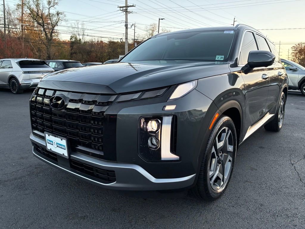 Used 2023 Hyundai Palisade Limited w/ Cargo Package image 3