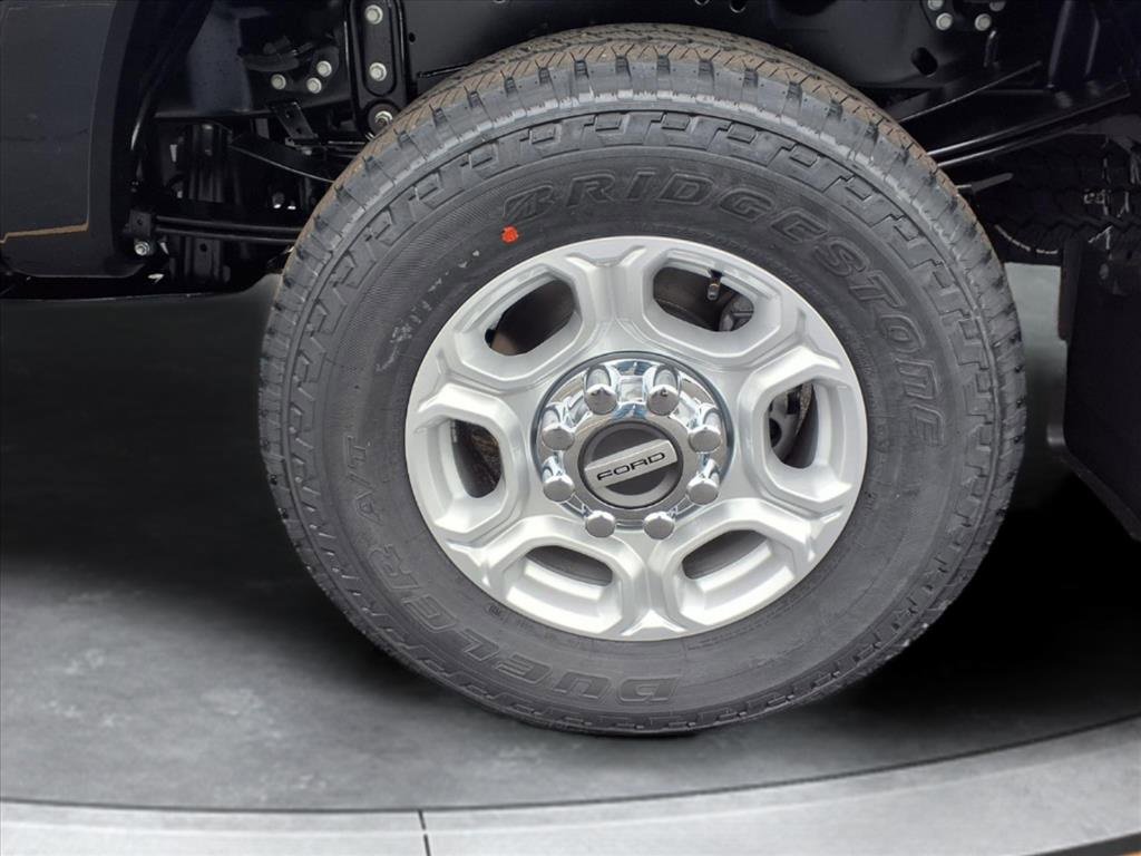 New 2026 Ford F250 XLT w/ FX4 Off-Road Package image 14