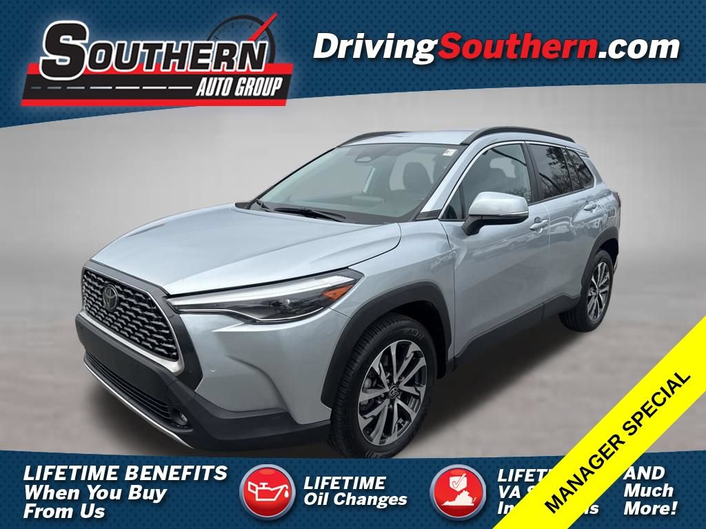 Used 2023 Toyota Corolla Cross XLE FWD image 1