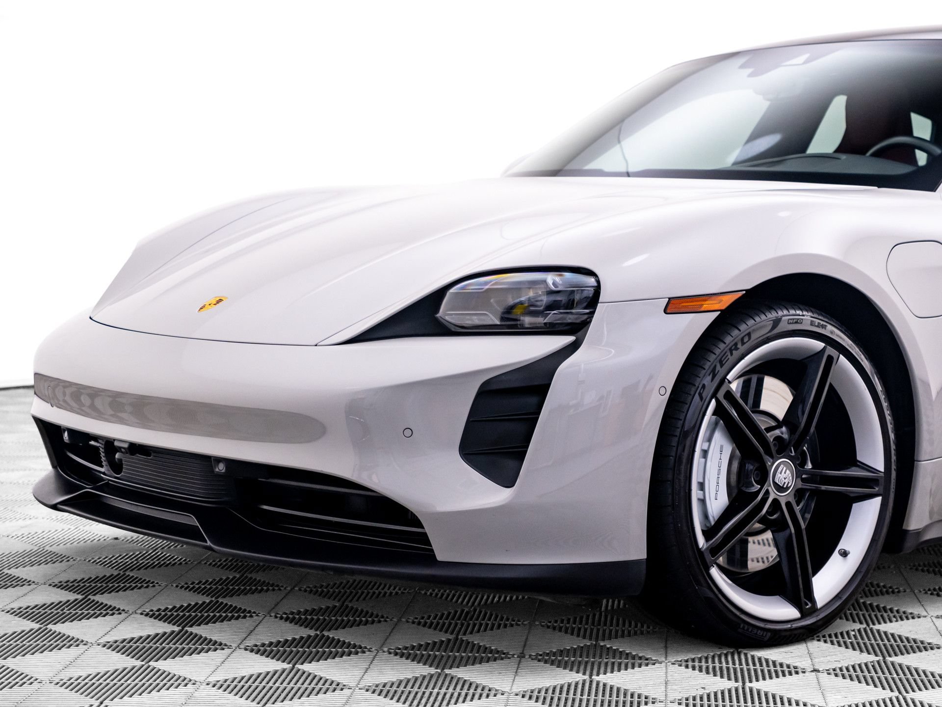 Certified 2021 Porsche Taycan 4S AWD/4WD image 38