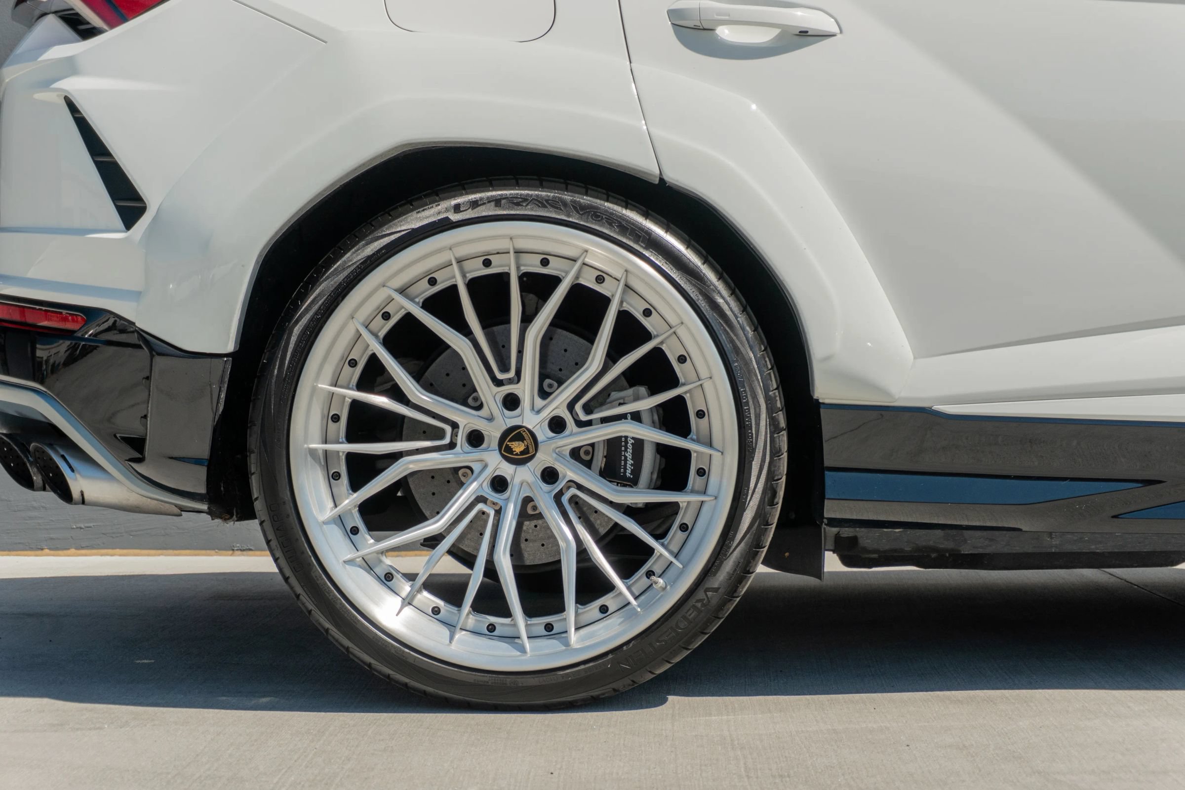 Used 2019 Lamborghini Urus AWD/4WD image 36
