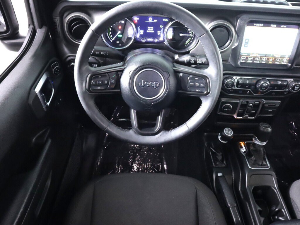 Used 2023 Jeep Wrangler Unlimited w/ Cold Weather Group AWD/4WD image 30