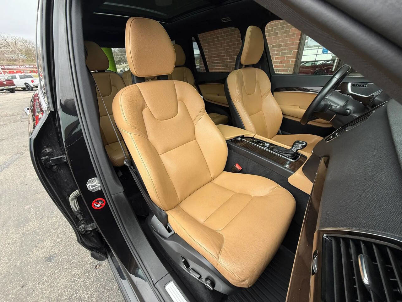 Used 2016 Volvo XC90 T6 Momentum w/ Protection Package Plus image 7