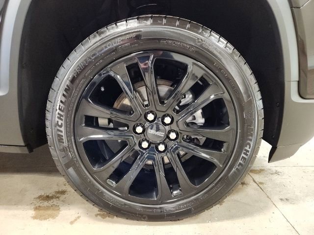 Certified 2023 GMC Acadia SLE w/ Driver Convenience Package image 37