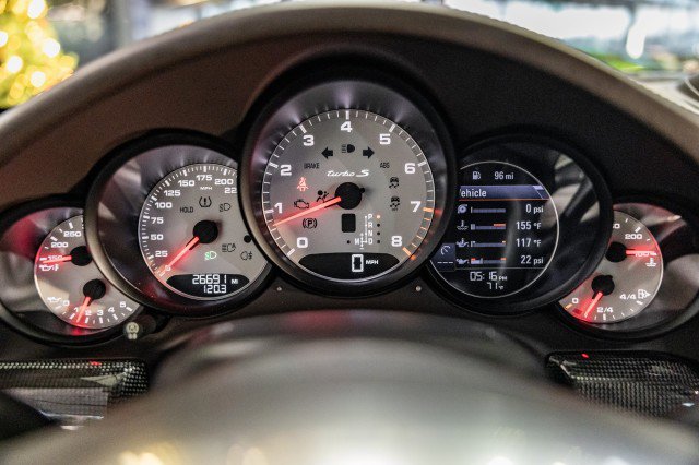 Used 2015 Porsche 911 Turbo S image 23