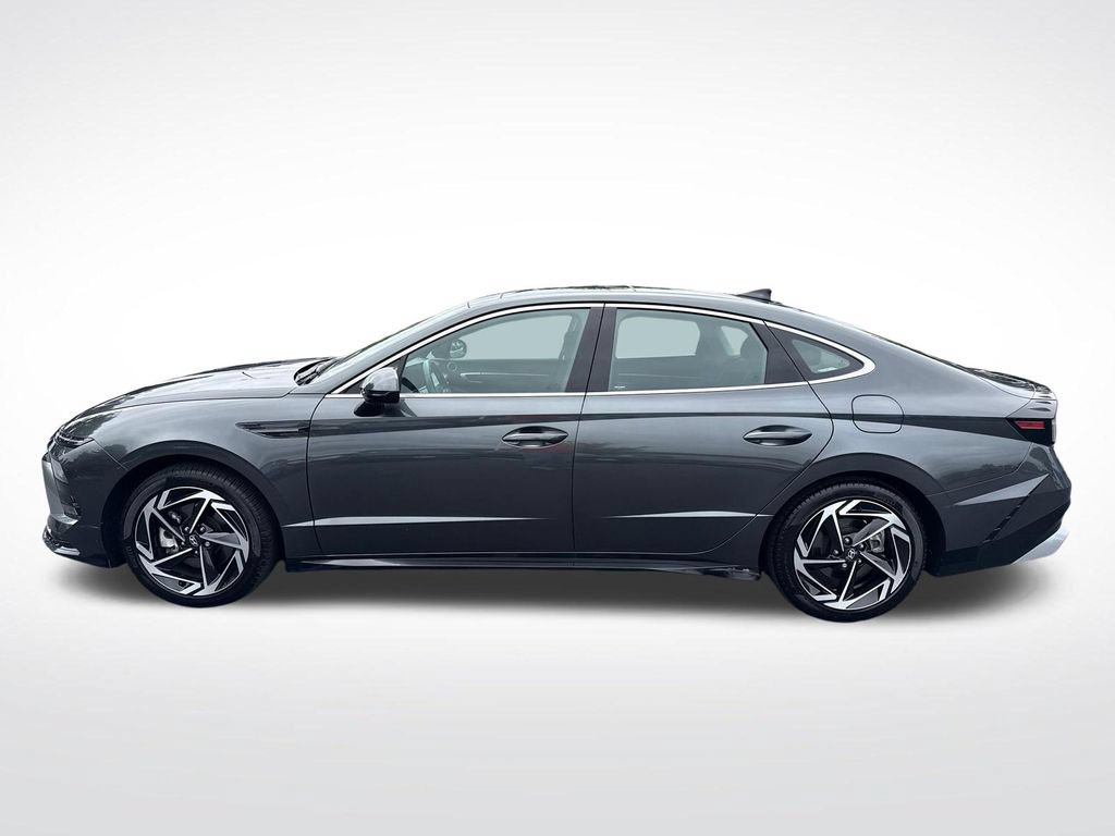 Certified 2025 Hyundai Sonata SEL FWD image 2