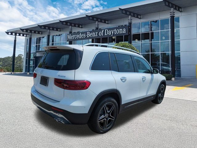 Used 2026 Mercedes-Benz GLB 250 4MATIC image 4