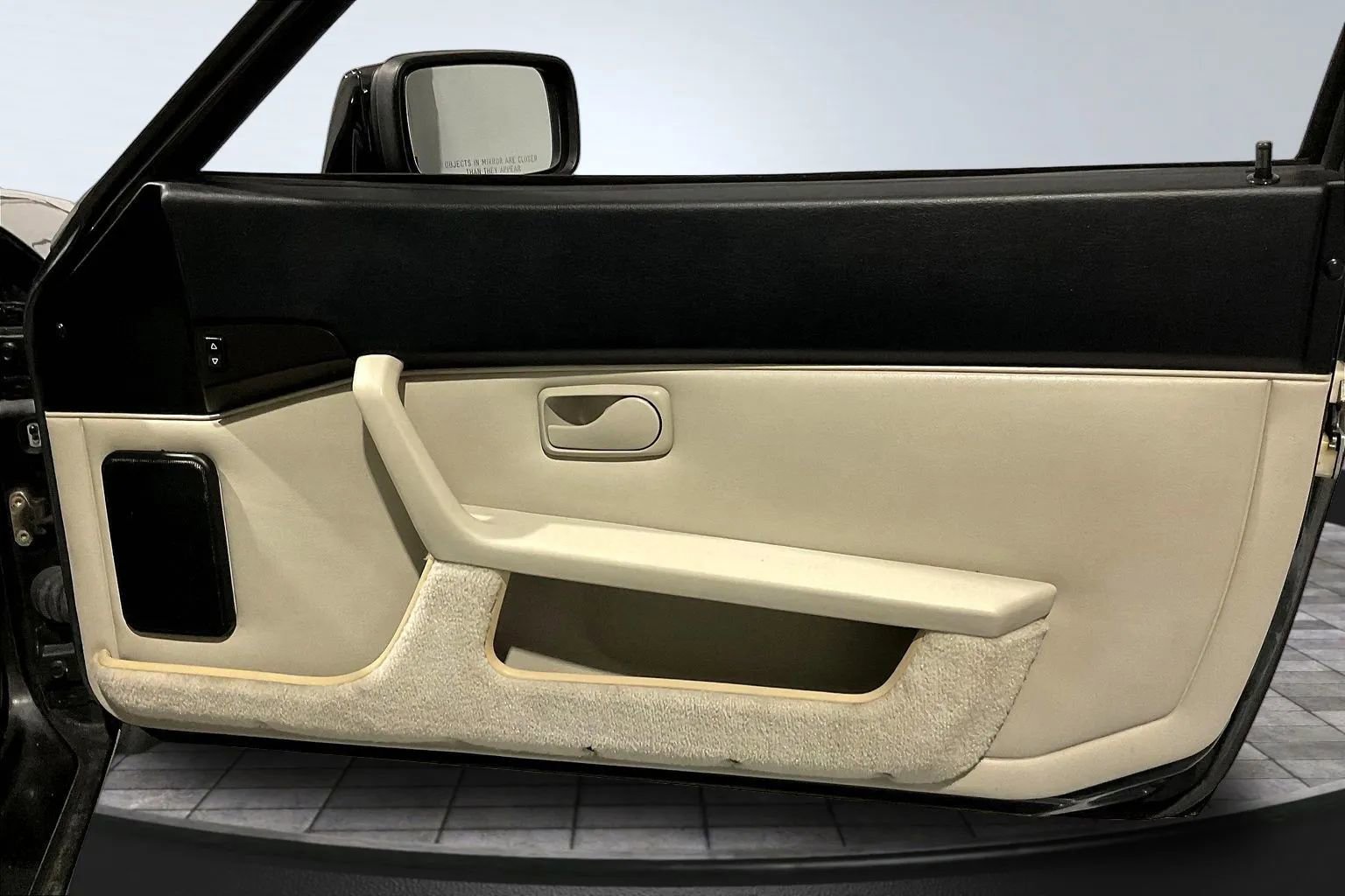 Used 1989 Porsche 944 S2 image 26