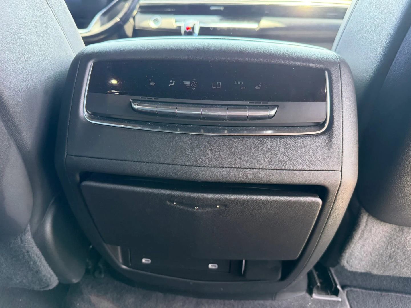 Used 2022 Cadillac Escalade Sport RWD image 23