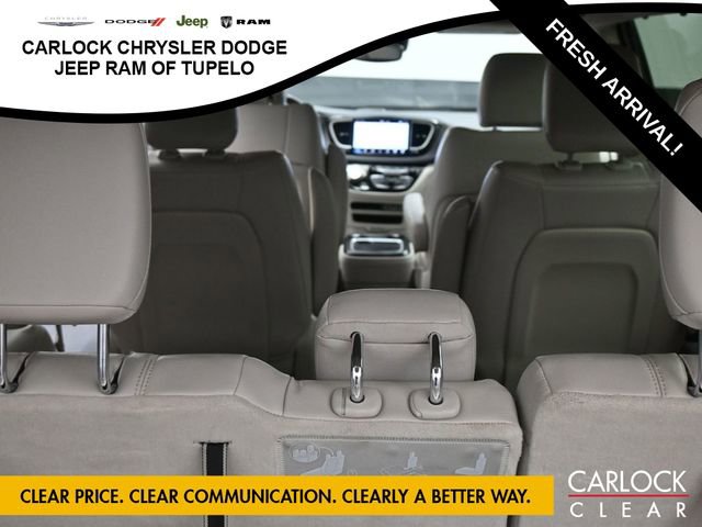 Used 2021 Chrysler Pacifica Touring-L image 40