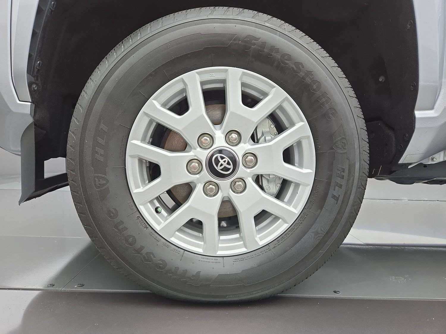Certified 2025 Toyota Tacoma SR5 AWD/4WD image 29