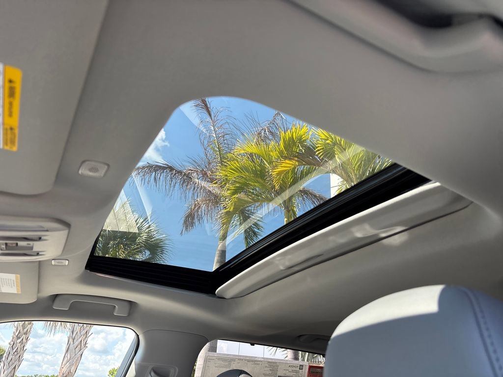 New 2026 Toyota Highlander Limited image 26