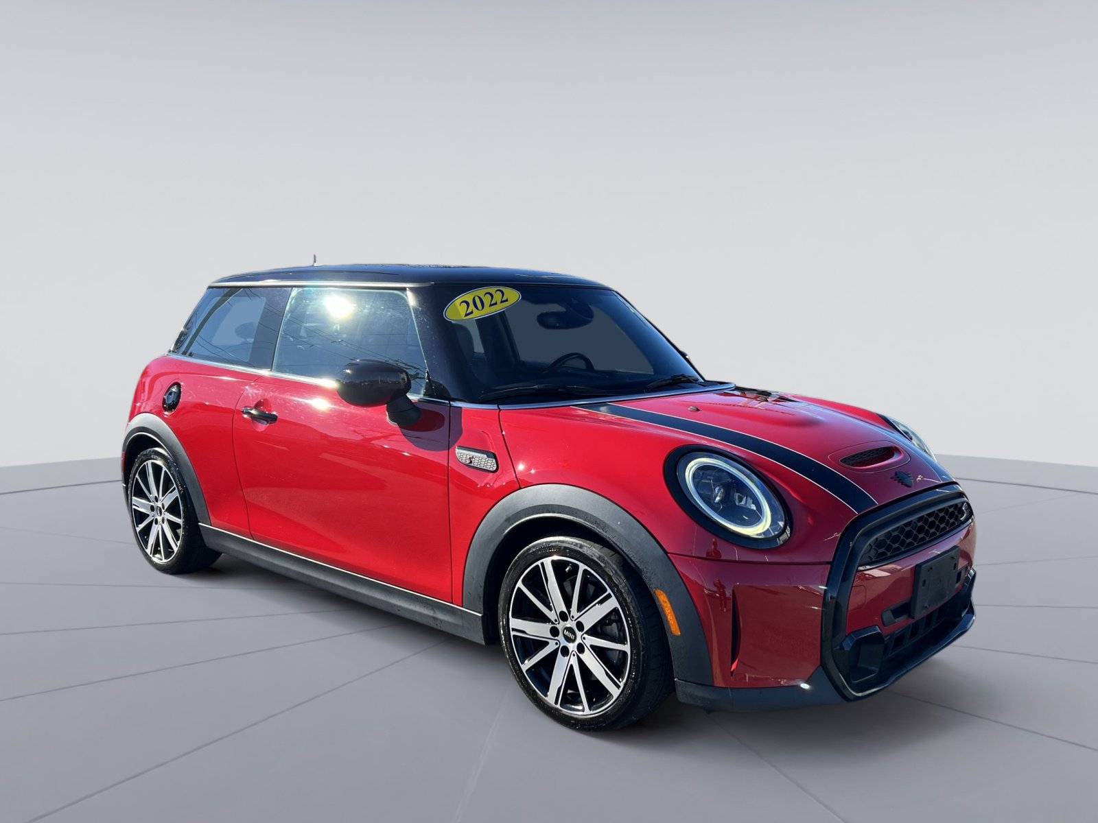 Used 2022 MINI Cooper S w/ Premium Package image 11