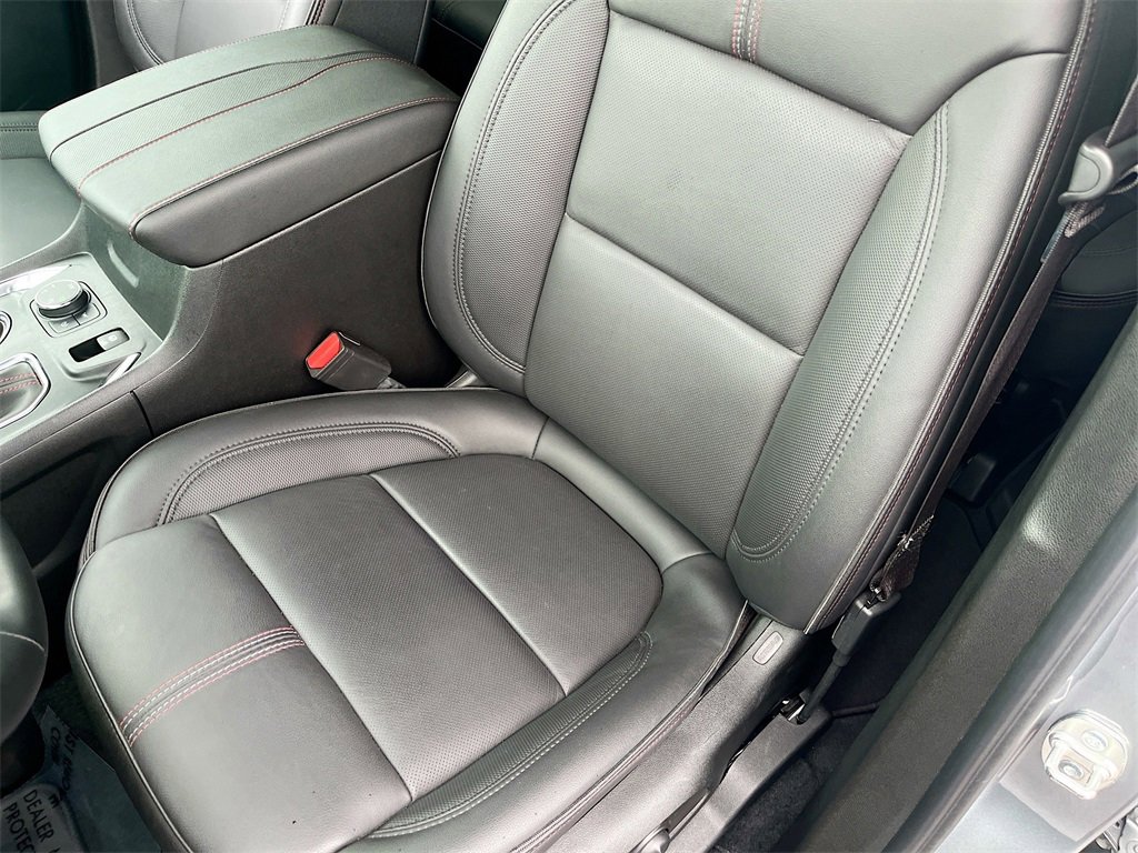 Used 2023 Chevrolet Traverse RS image 20