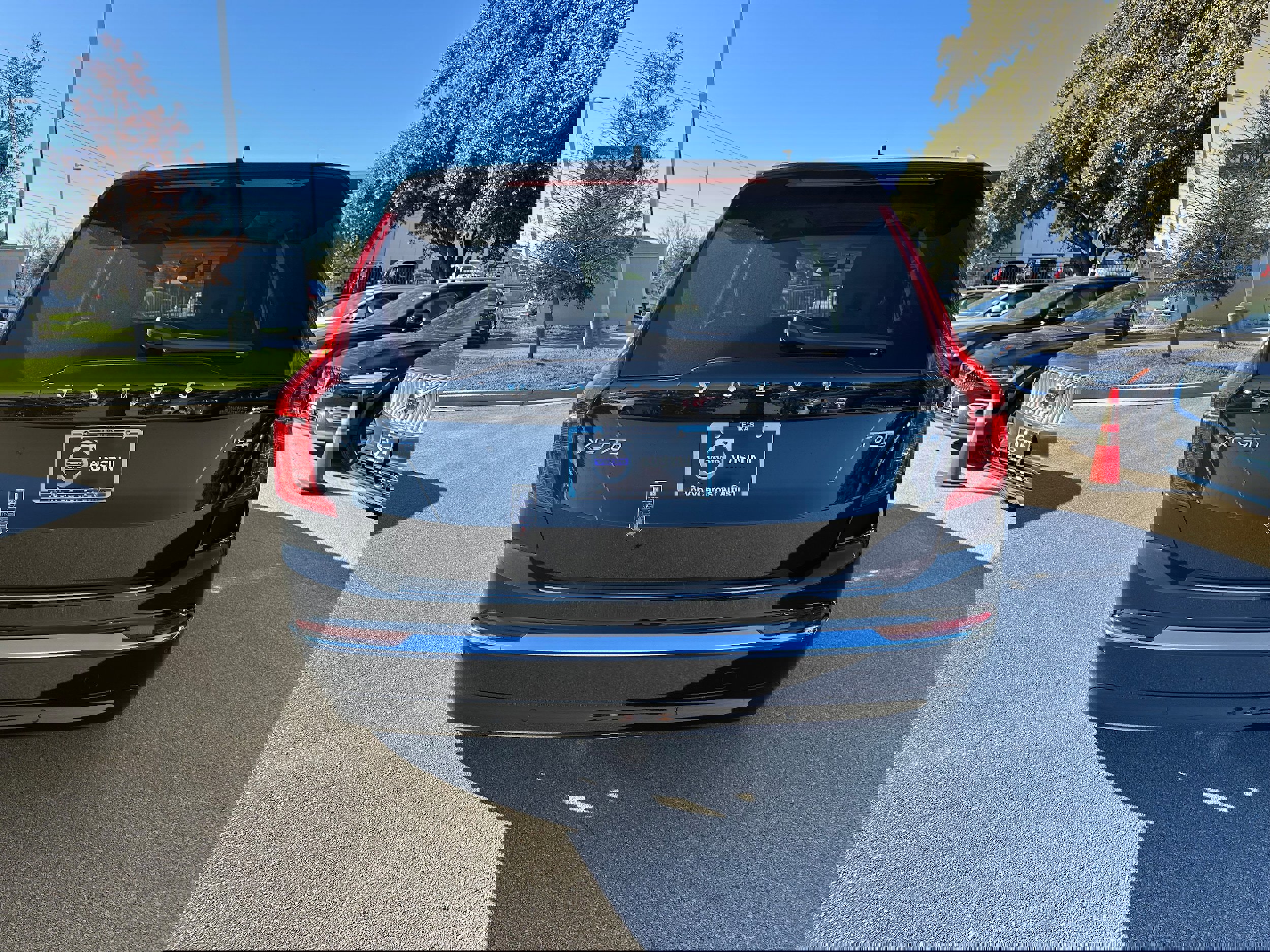 New 2025 Volvo XC90 T8 Plus w/ Protection Package Premier image 5