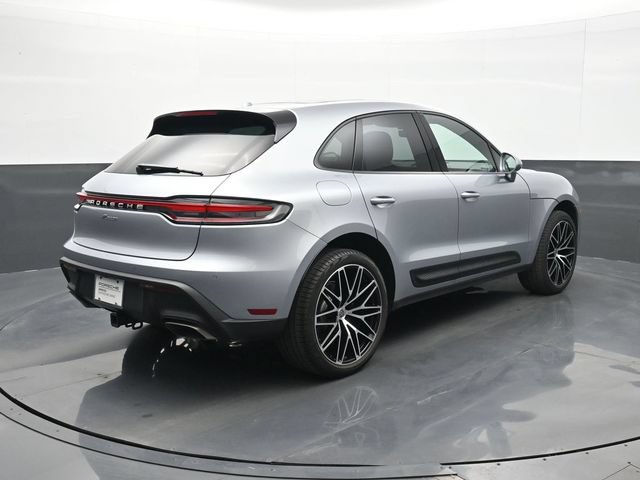 Certified 2025 Porsche Macan AWD/4WD image 21