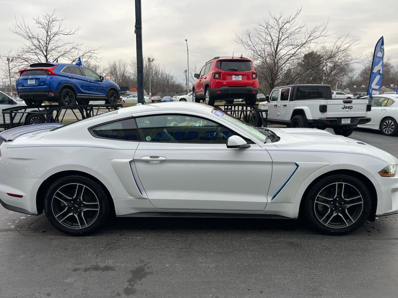 Used 2019 Ford Mustang Premium image 7