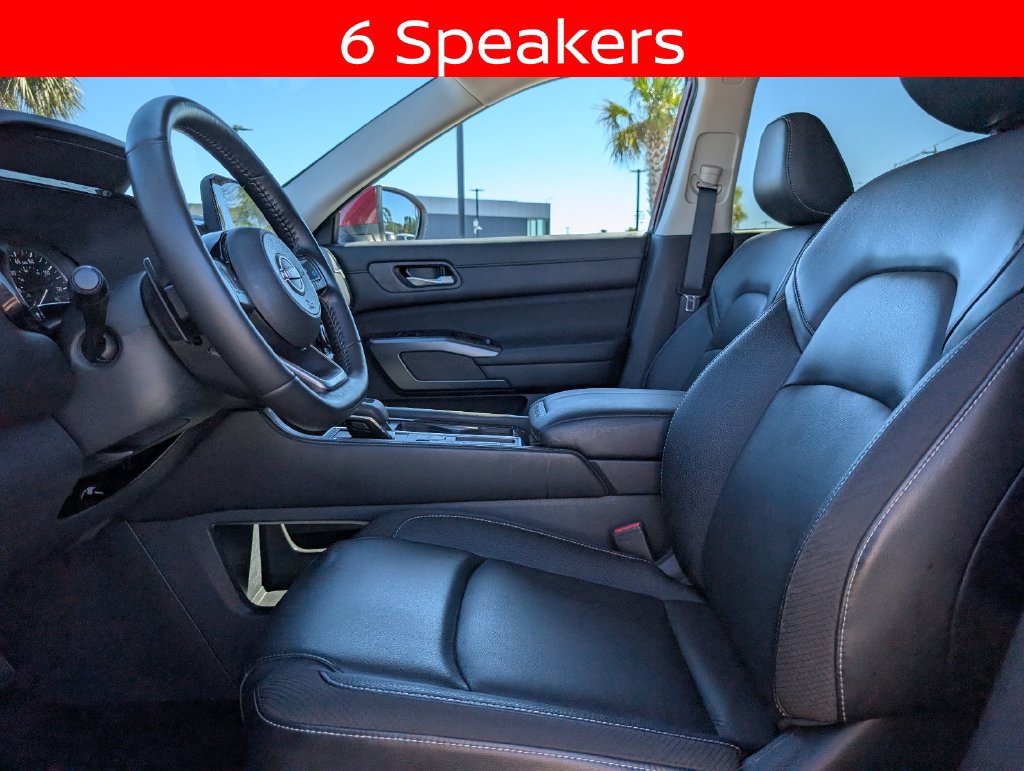 Used 2025 Nissan Pathfinder SL FWD image 13