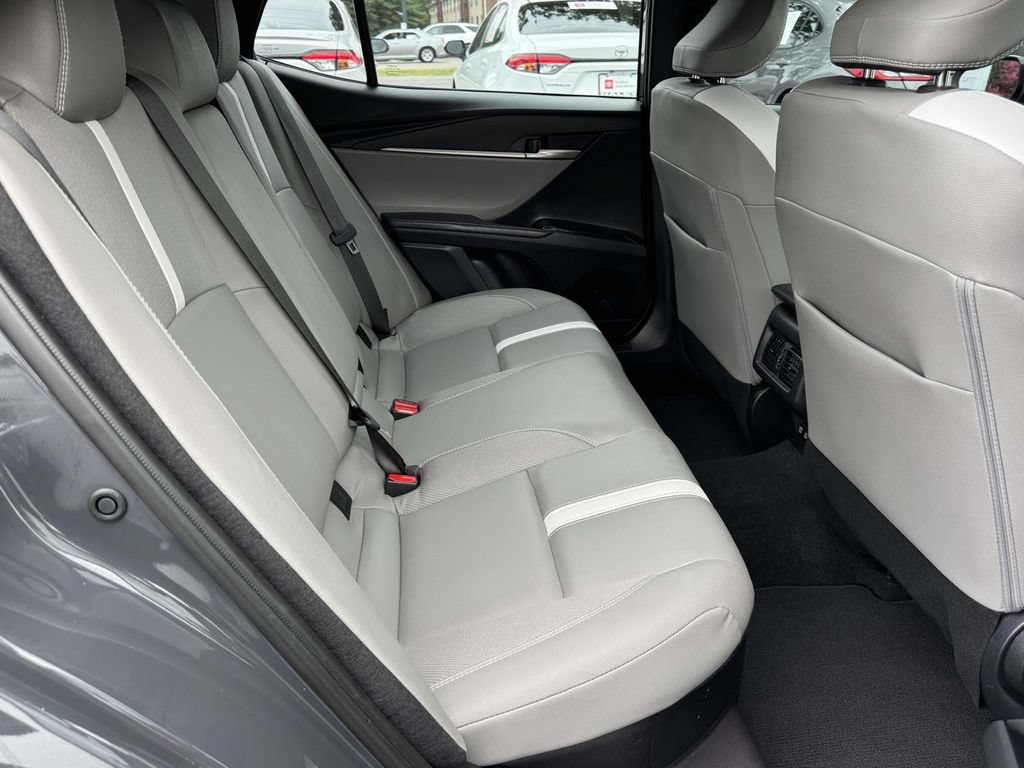 Used 2025 Toyota Camry SE FWD image 16