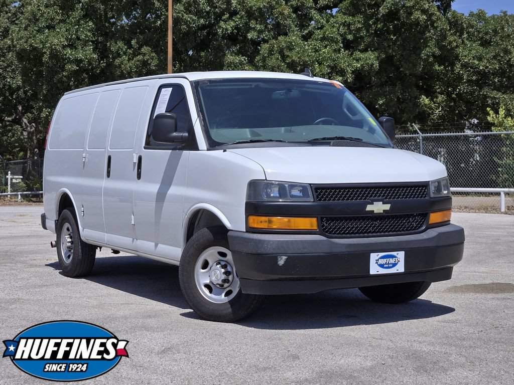 Used 2020 Chevrolet Express 2500 RWD image 1