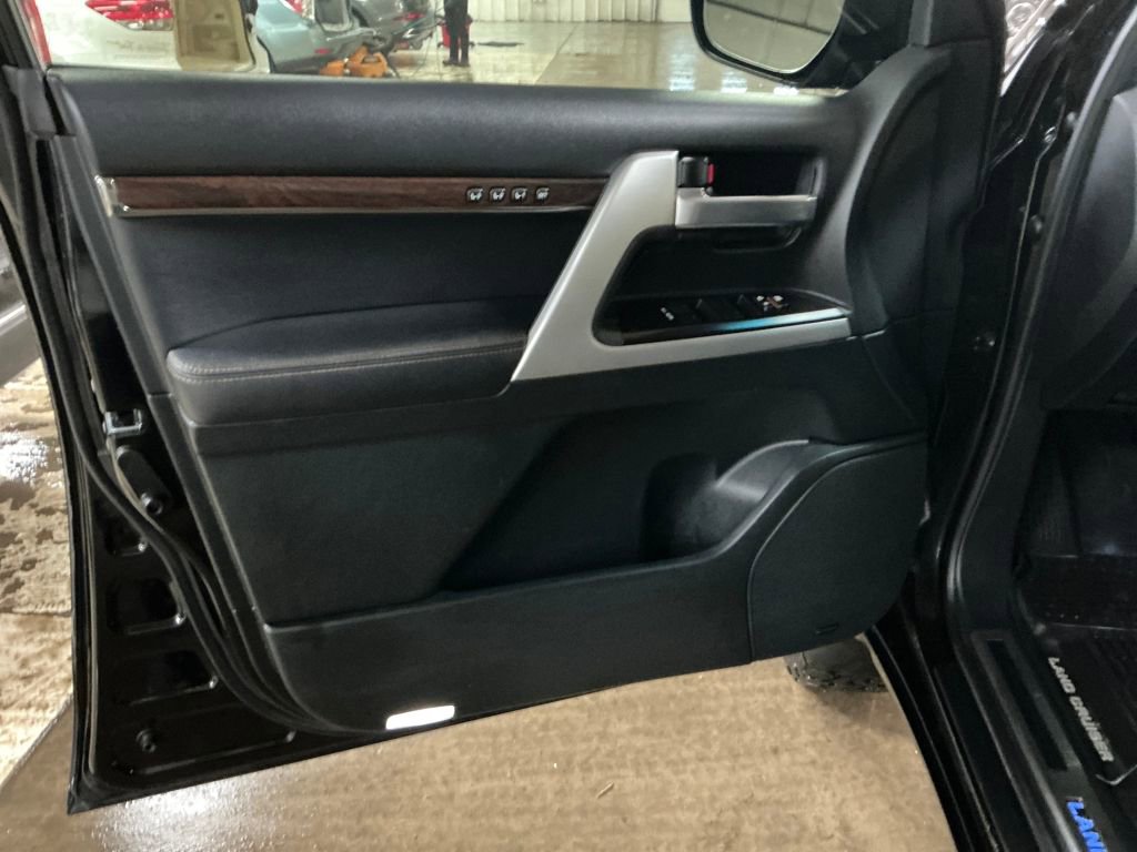Certified 2021 Toyota Land Cruiser Heritage Edition image 10