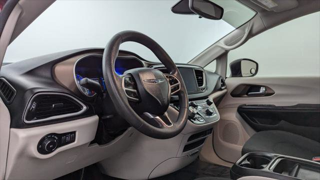 Used 2017 Chrysler Pacifica Touring Plus w/ Tire & Wheel Group image 24