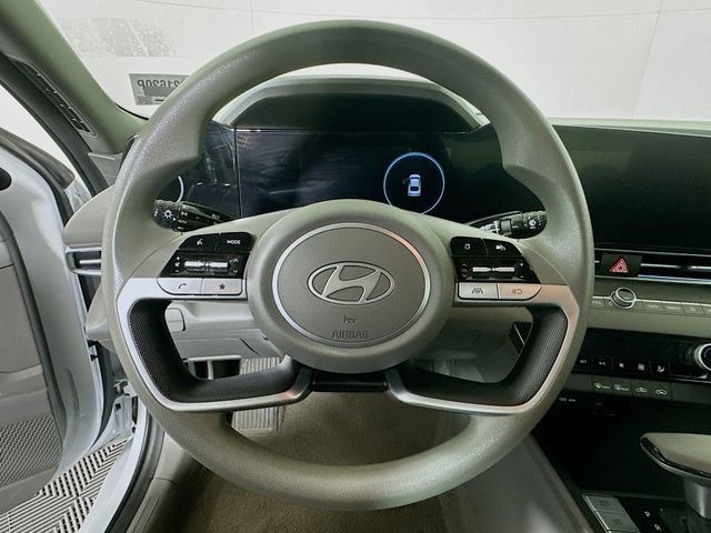 Used 2024 Hyundai Elantra SEL image 13
