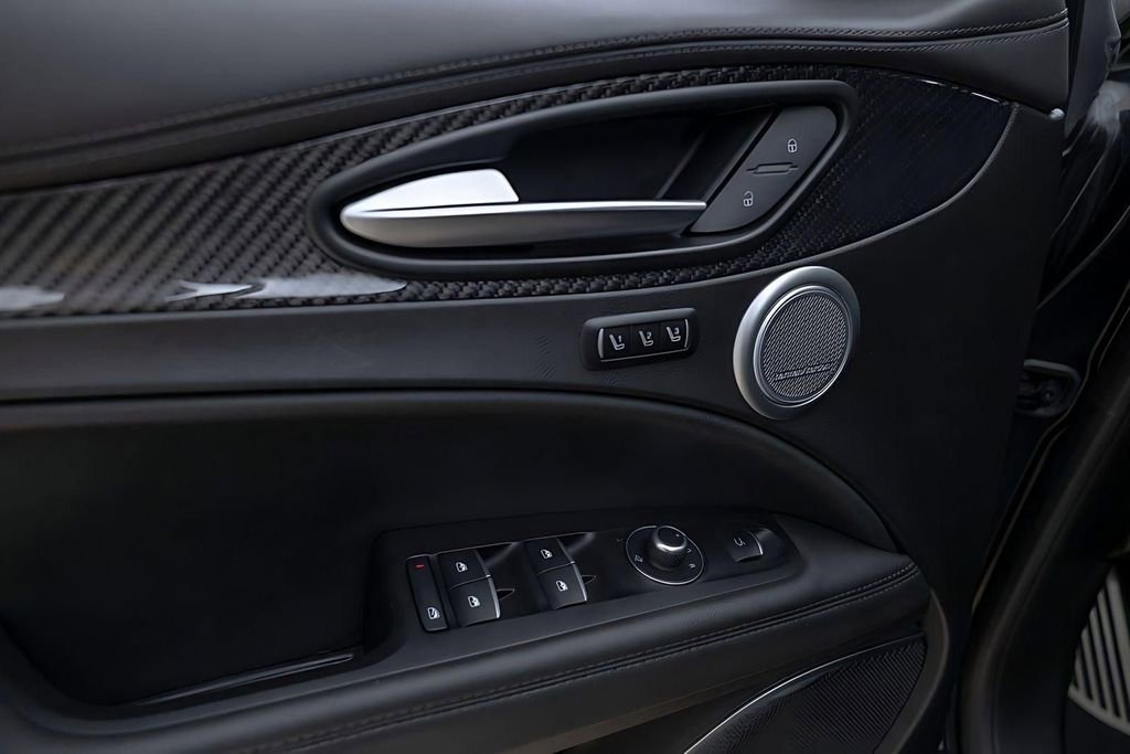 Used 2023 Alfa Romeo Stelvio Quadrifoglio AWD/4WD image 24