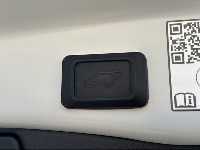 Used 2023 Toyota RAV4 XSE AWD/4WD image 21
