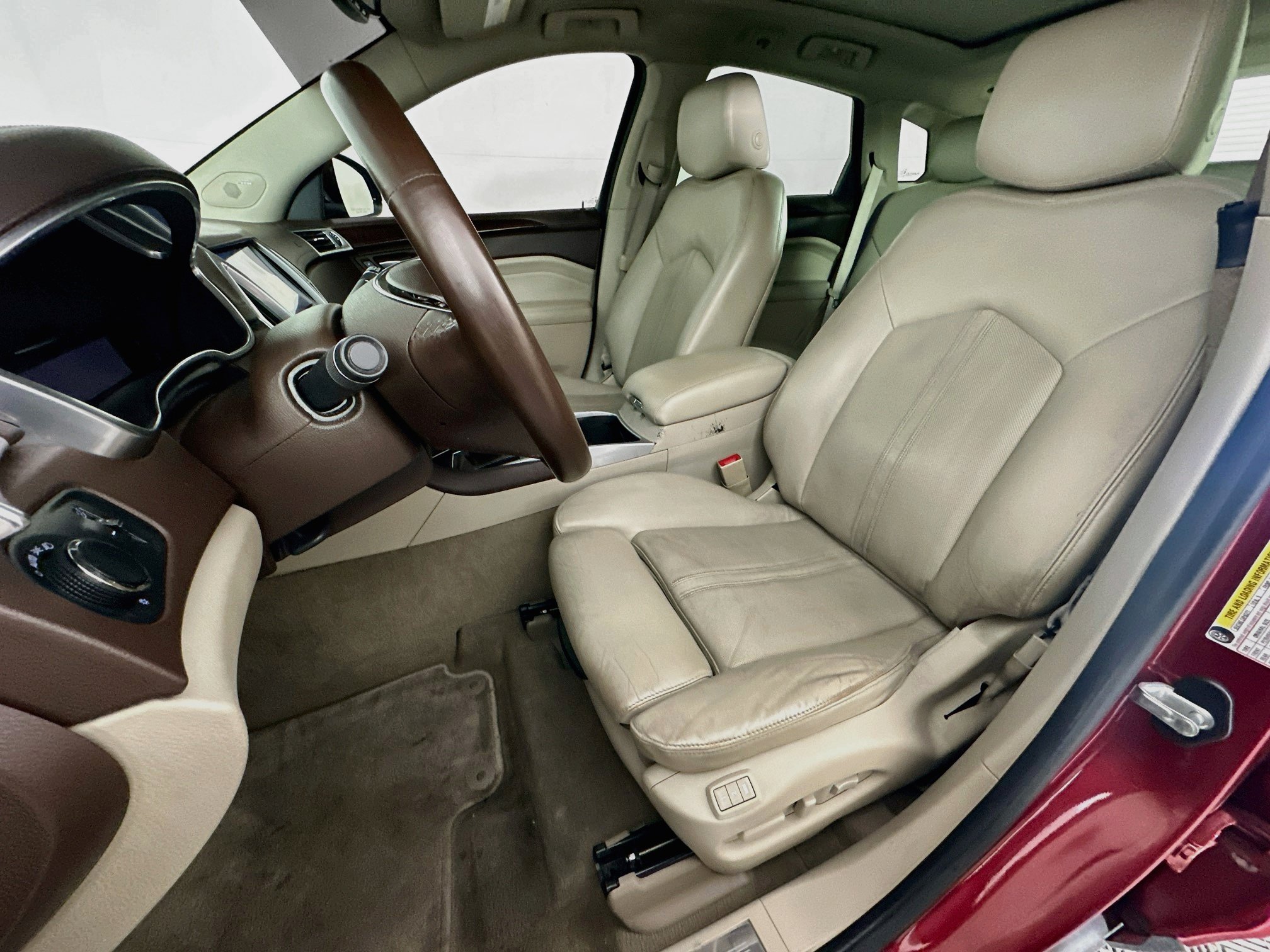 Used 2013 Cadillac SRX Luxury w/ Driver Awareness Package FWD image 13