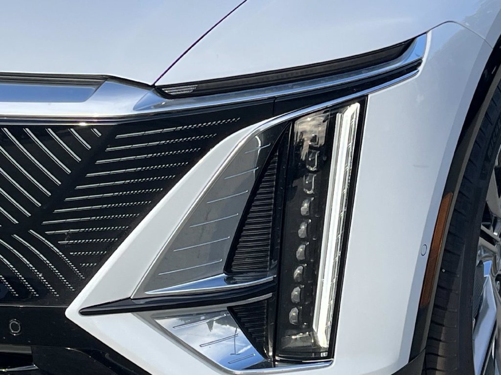 Certified 2026 Cadillac Lyriq Signature Luxury w/ Nappa Leather Package AWD/4WD image 8