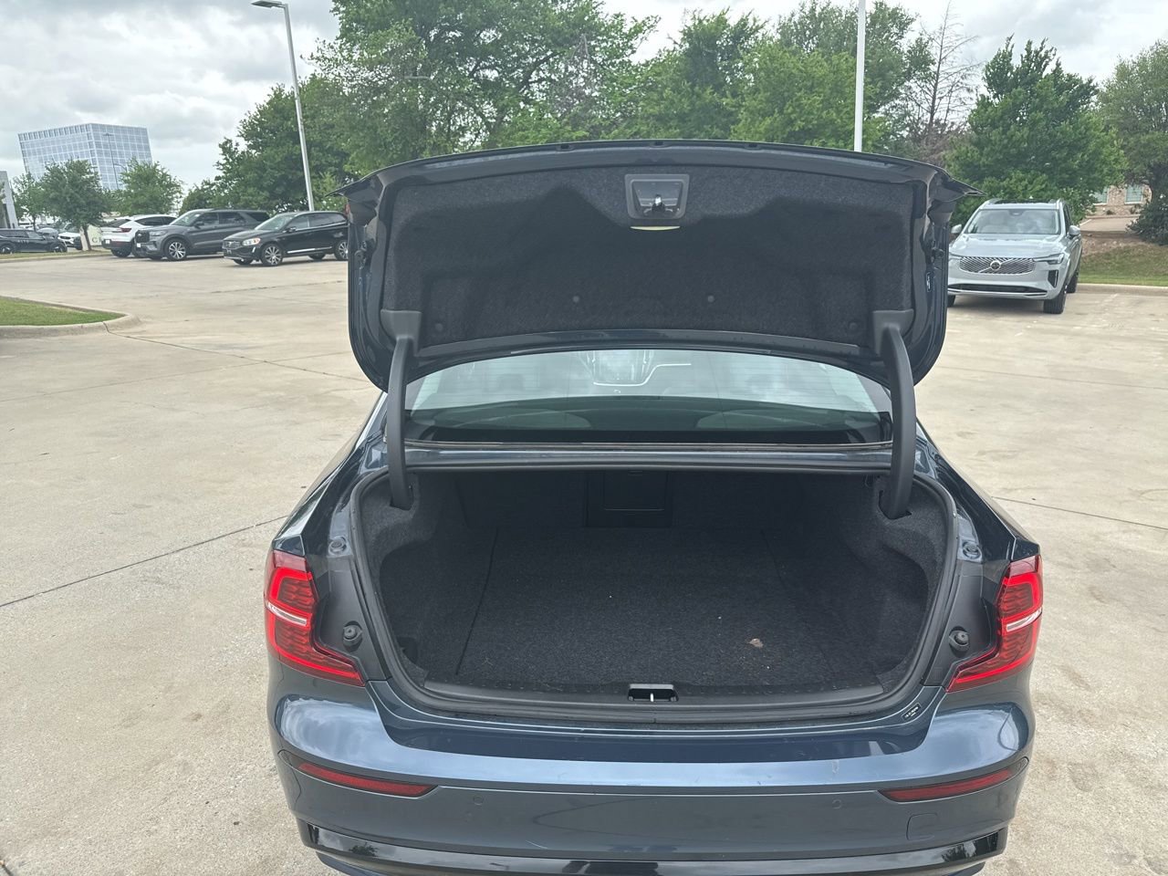 Certified 2024 Volvo S60 B5 Plus image 6