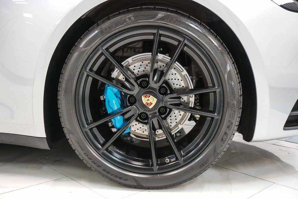Used 2024 Porsche 911 Carrera RWD image 11