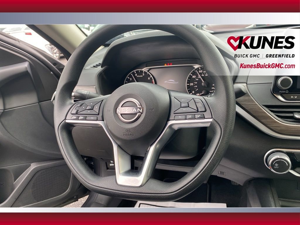 Used 2025 Nissan Altima 2.5 SV image 19