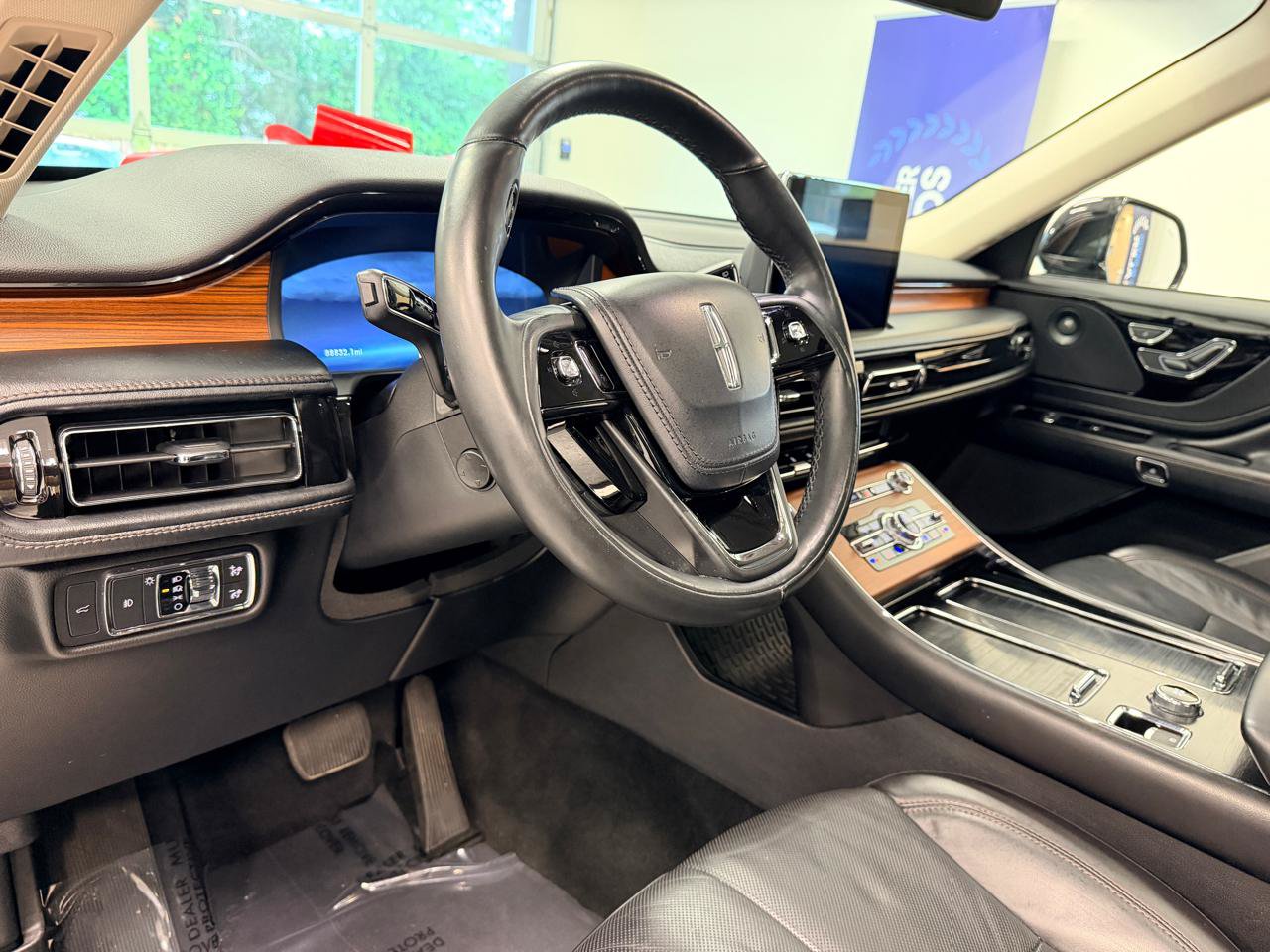 Used 2020 Lincoln Aviator Reserve w/ Equipment Group 201A RWD image 18