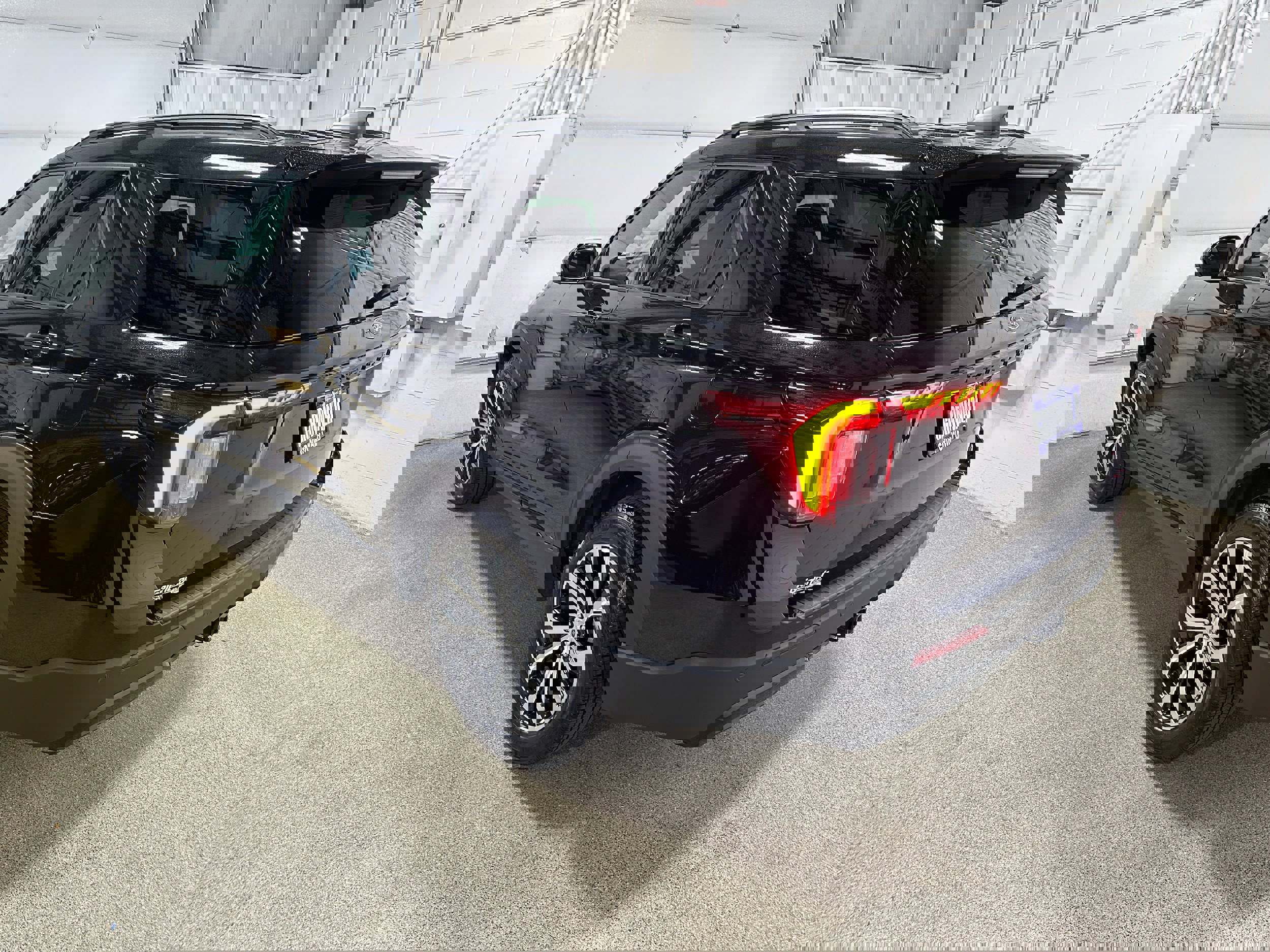 Certified 2025 Ford Explorer ST-Line image 6