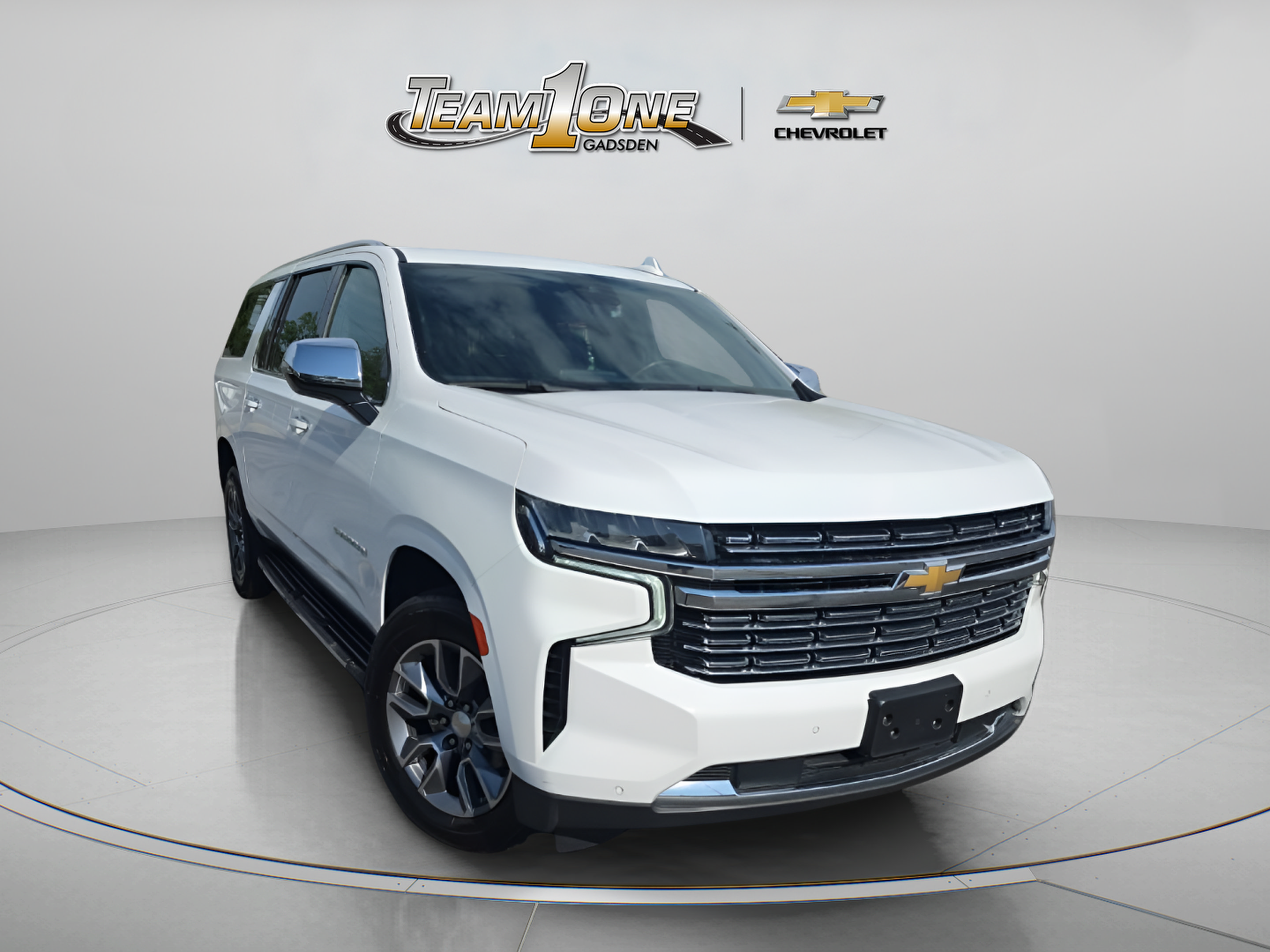 Used 2023 Chevrolet Suburban Premier AWD/4WD image 1
