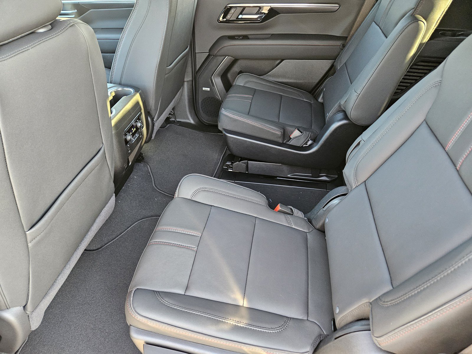 New 2026 Chevrolet Tahoe RST w/ Advanced Technology Package AWD/4WD image 19