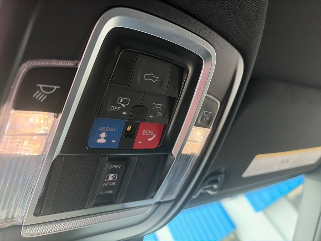 Used 2022 RAM 3500 Limited AWD/4WD image 33