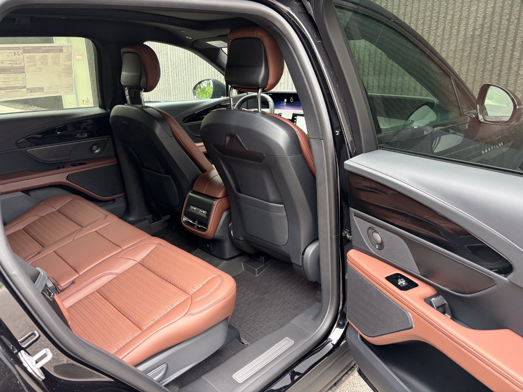 New 2026 Lincoln Nautilus Reserve w/ Jet Appearance Package AWD/4WD image 24