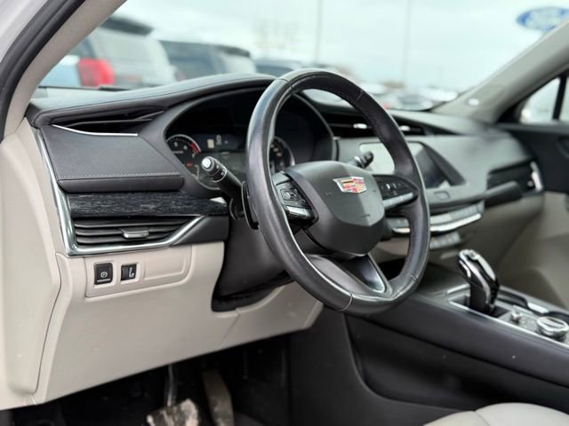 Used 2022 Cadillac XT4 Premium Luxury w/ Sun And Sound Package image 16