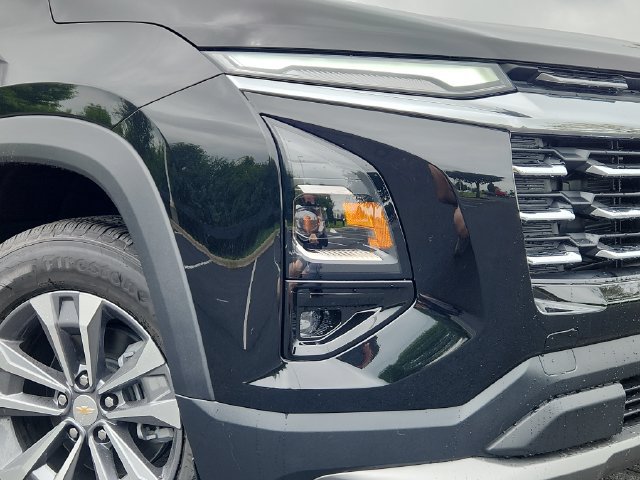 New 2027 Chevrolet Equinox LT w/ Safety and Technology Package FWD image 9