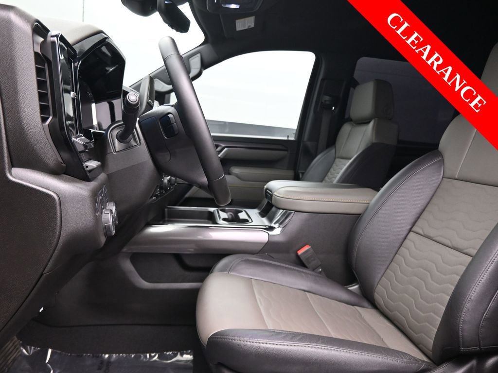 Used 2025 Chevrolet Silverado 2500 ZR2 w/ Technology Package image 16