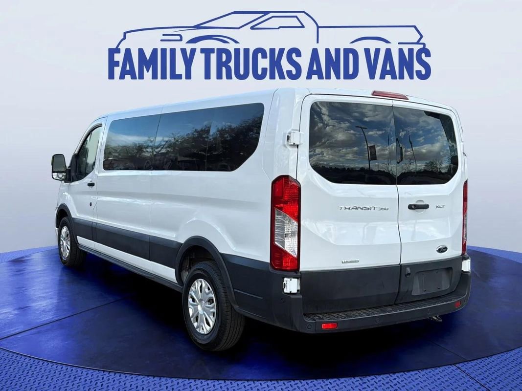 Used 2023 Ford Transit 350 XLT image 3