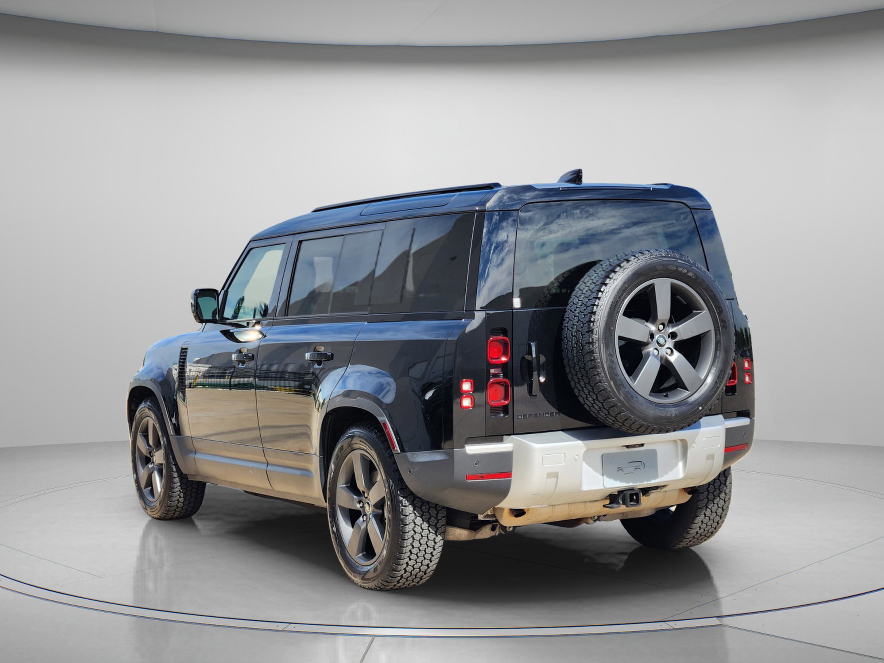 Certified 2025 Land Rover Defender 110 S image 3