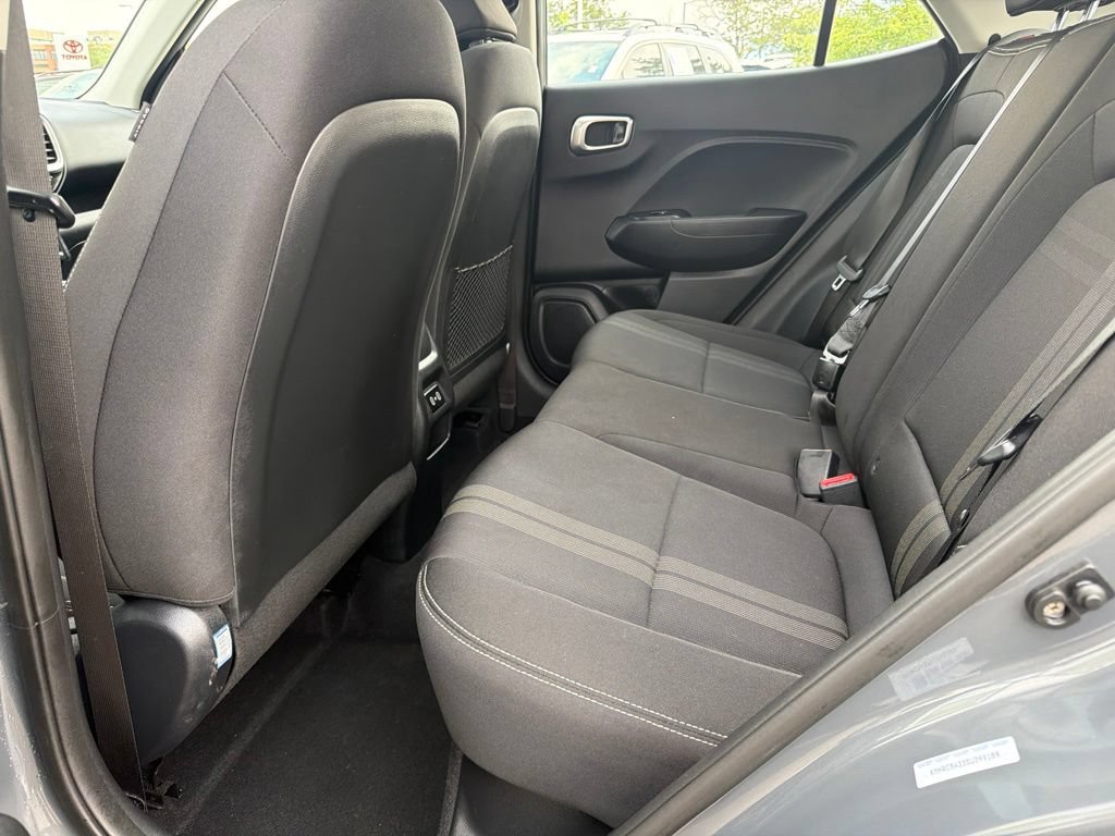 Used 2025 Hyundai Venue SEL FWD image 18
